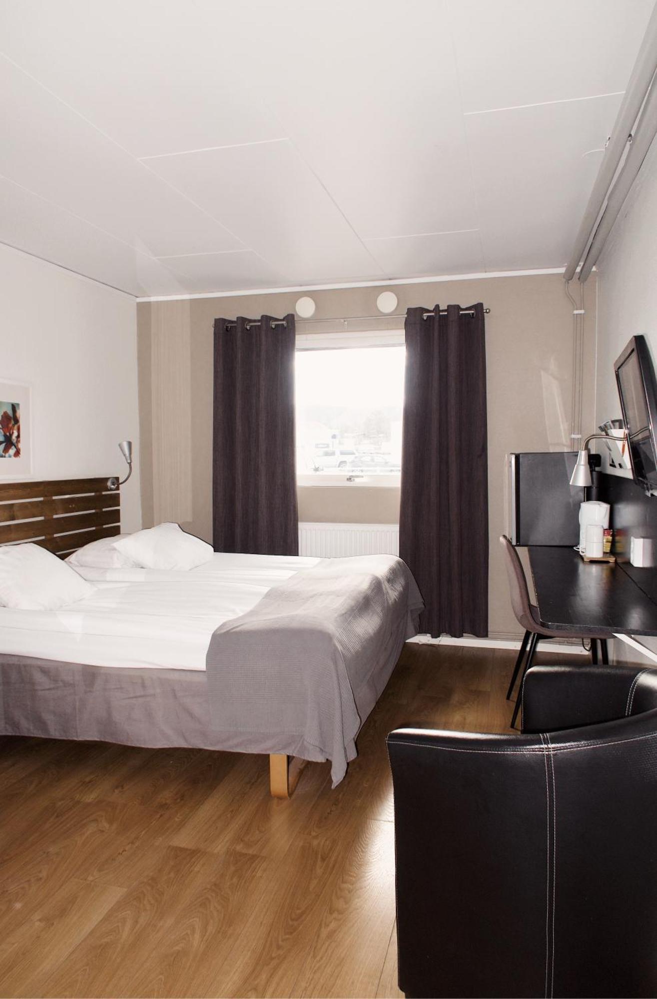 Hotel E-10 By First كيرونا المظهر الخارجي الصورة