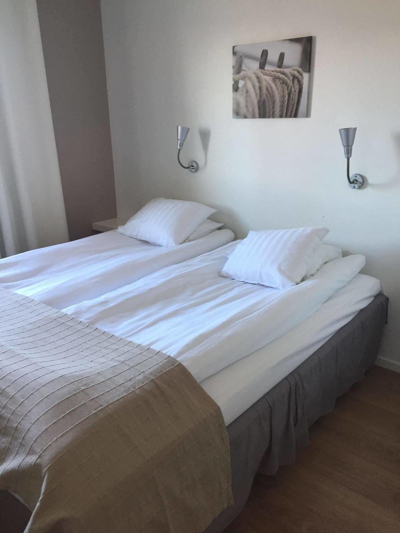 Hotel E-10 By First كيرونا المظهر الخارجي الصورة