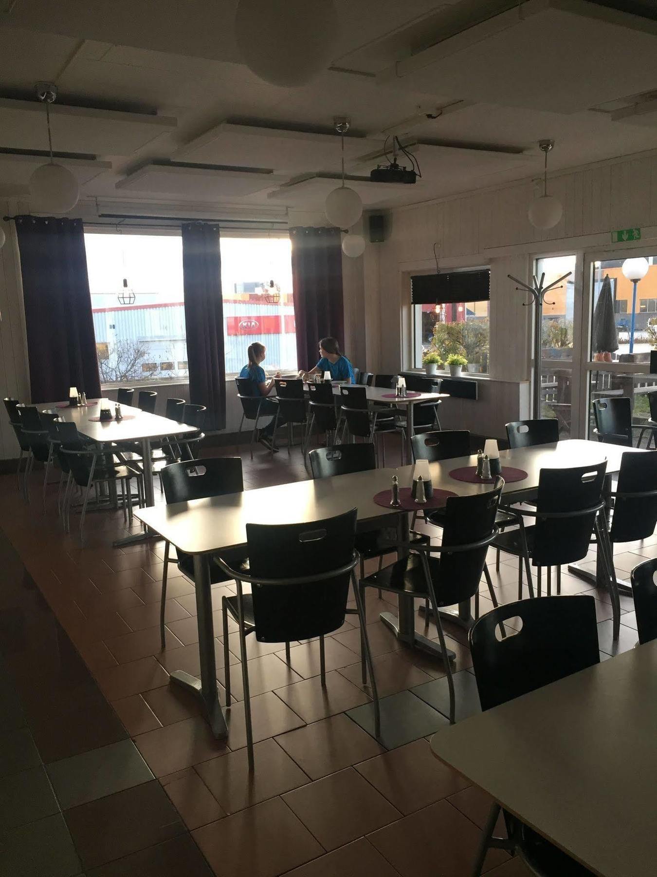 Hotel E-10 By First كيرونا المظهر الخارجي الصورة